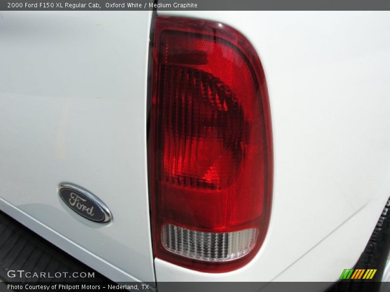 Oxford White / Medium Graphite 2000 Ford F150 XL Regular Cab