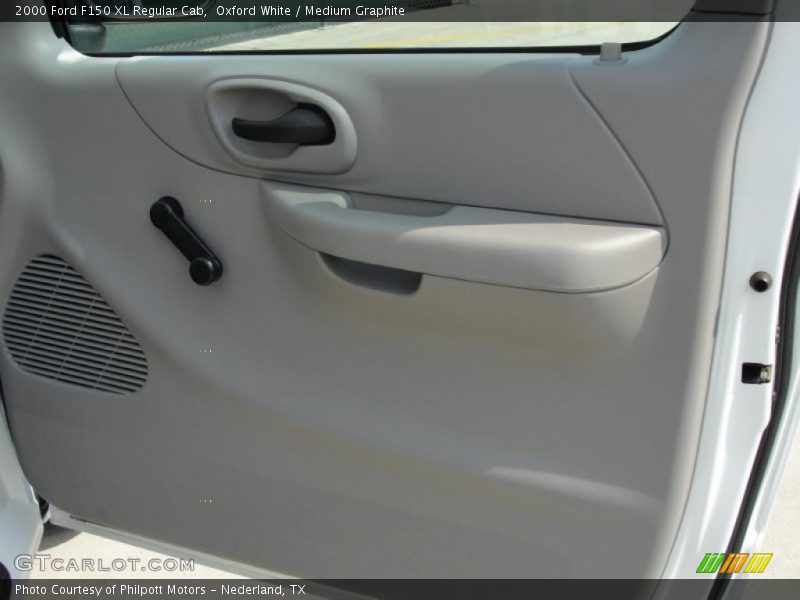 Oxford White / Medium Graphite 2000 Ford F150 XL Regular Cab