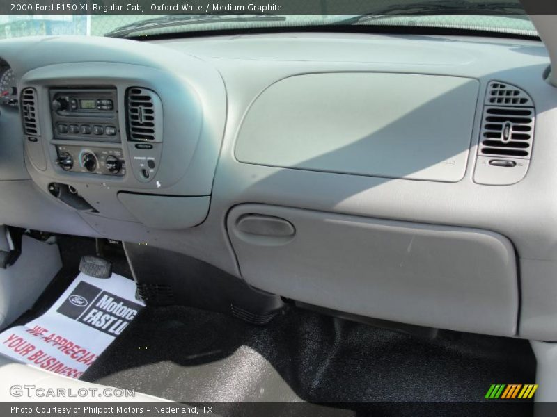 Oxford White / Medium Graphite 2000 Ford F150 XL Regular Cab
