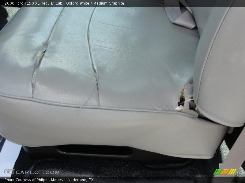 Oxford White / Medium Graphite 2000 Ford F150 XL Regular Cab
