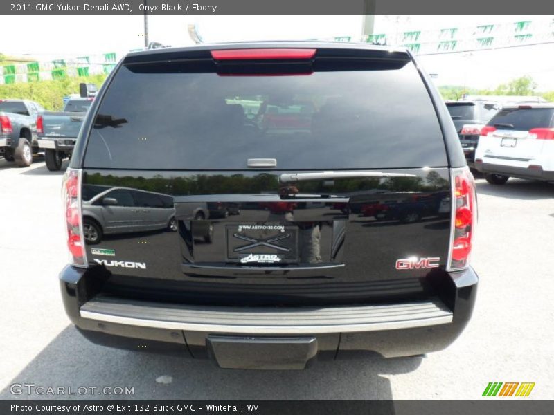Onyx Black / Ebony 2011 GMC Yukon Denali AWD