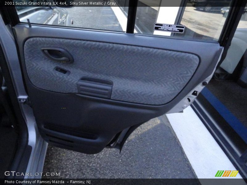 Silky Silver Metallic / Gray 2001 Suzuki Grand Vitara JLX 4x4