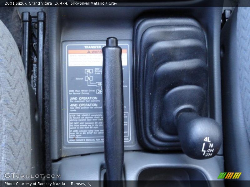 Silky Silver Metallic / Gray 2001 Suzuki Grand Vitara JLX 4x4
