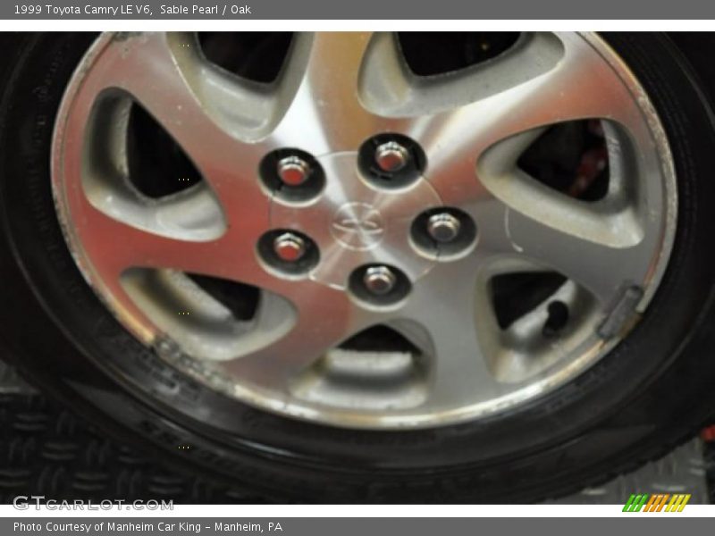 Sable Pearl / Oak 1999 Toyota Camry LE V6