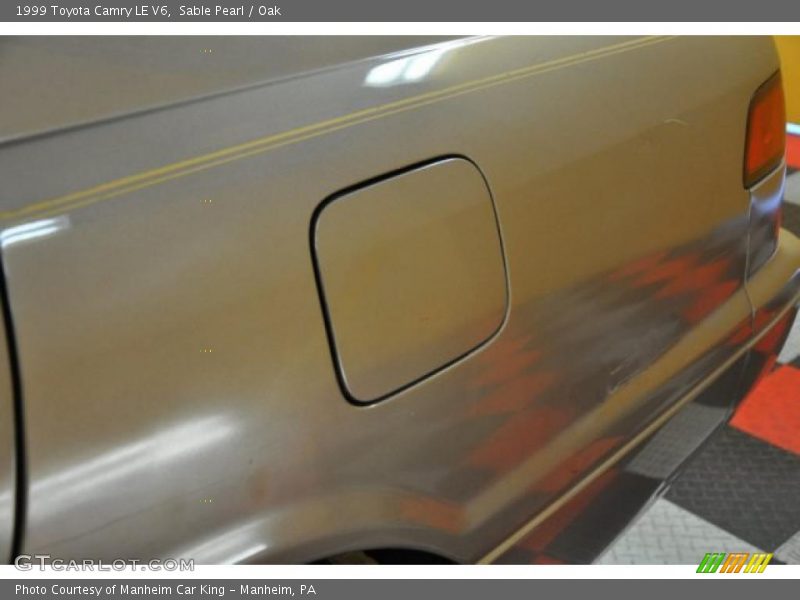 Sable Pearl / Oak 1999 Toyota Camry LE V6