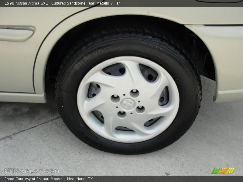 Cultured Sandstone Pearl Metallic / Tan 1998 Nissan Altima GXE