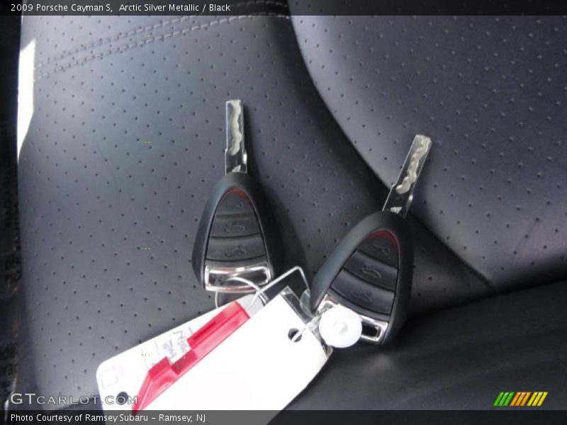 Arctic Silver Metallic / Black 2009 Porsche Cayman S