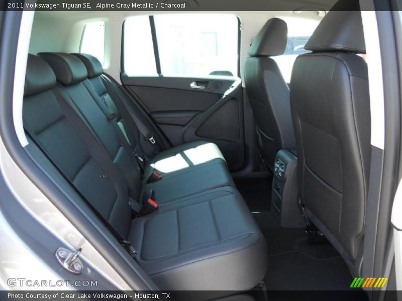 Alpine Gray Metallic / Charcoal 2011 Volkswagen Tiguan SE