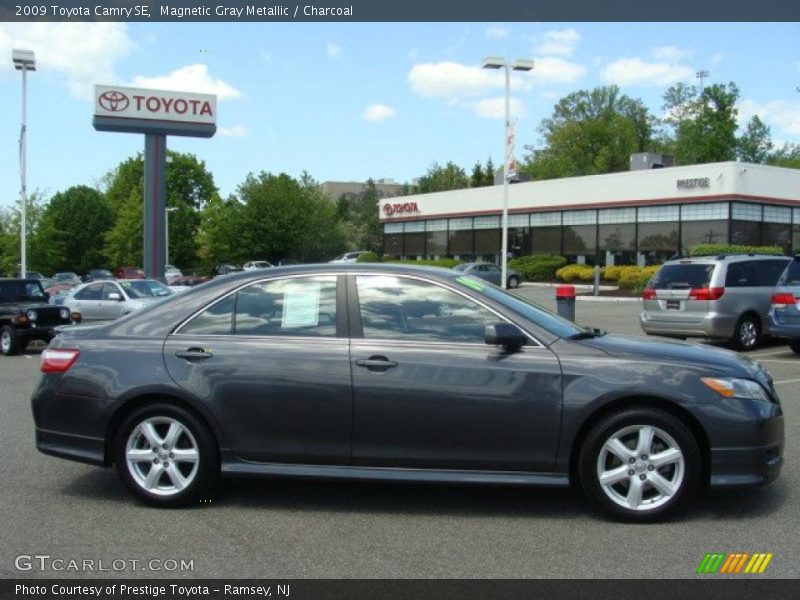 Magnetic Gray Metallic / Charcoal 2009 Toyota Camry SE