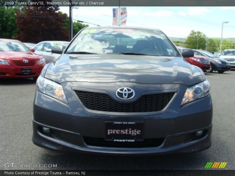 Magnetic Gray Metallic / Charcoal 2009 Toyota Camry SE