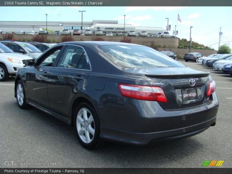 Magnetic Gray Metallic / Charcoal 2009 Toyota Camry SE