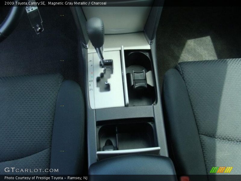 Magnetic Gray Metallic / Charcoal 2009 Toyota Camry SE