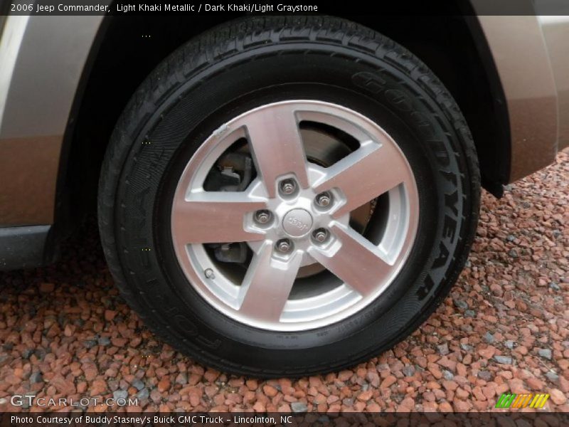 Light Khaki Metallic / Dark Khaki/Light Graystone 2006 Jeep Commander
