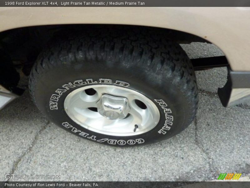 Light Prairie Tan Metallic / Medium Prairie Tan 1998 Ford Explorer XLT 4x4