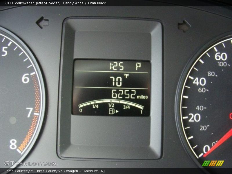 Candy White / Titan Black 2011 Volkswagen Jetta SE Sedan