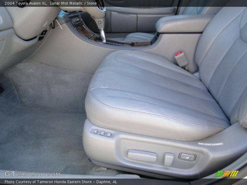 Lunar Mist Metallic / Stone 2004 Toyota Avalon XL