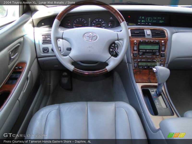 Lunar Mist Metallic / Stone 2004 Toyota Avalon XL