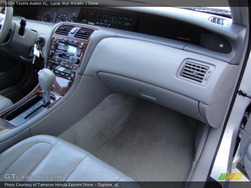 Lunar Mist Metallic / Stone 2004 Toyota Avalon XL
