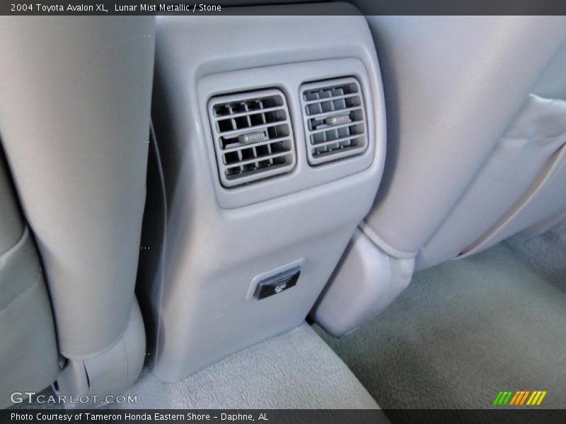 Lunar Mist Metallic / Stone 2004 Toyota Avalon XL