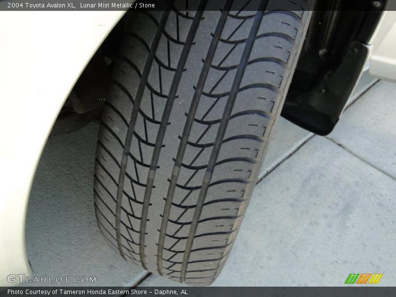 Lunar Mist Metallic / Stone 2004 Toyota Avalon XL
