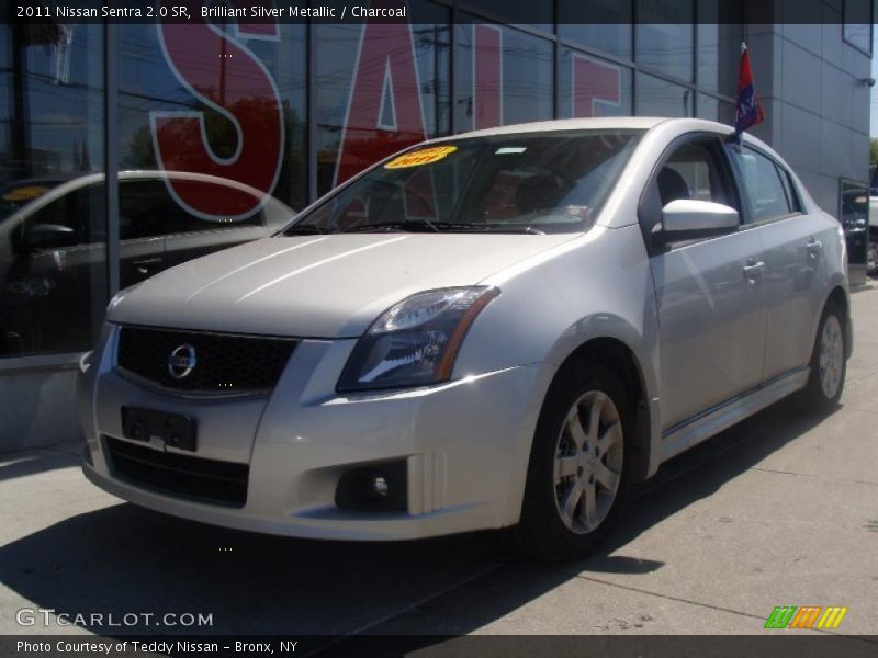 Front 3/4 View of 2011 Sentra 2.0 SR