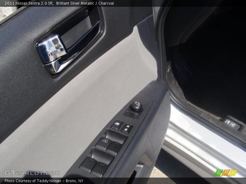 Brilliant Silver Metallic / Charcoal 2011 Nissan Sentra 2.0 SR