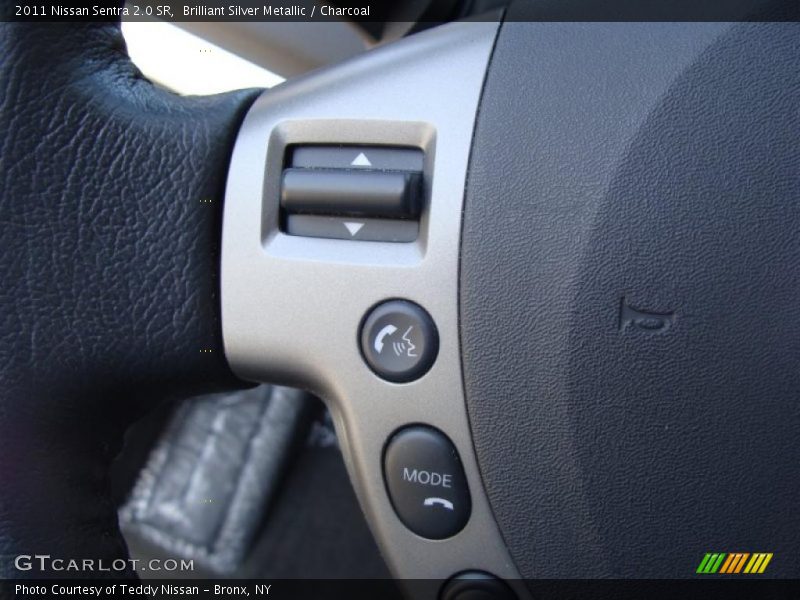Brilliant Silver Metallic / Charcoal 2011 Nissan Sentra 2.0 SR