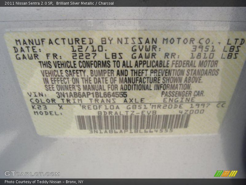 Brilliant Silver Metallic / Charcoal 2011 Nissan Sentra 2.0 SR