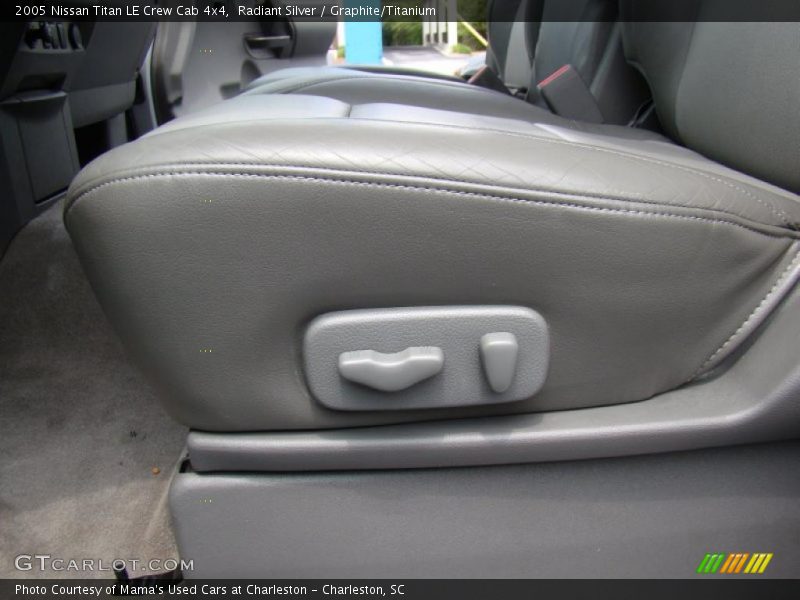Radiant Silver / Graphite/Titanium 2005 Nissan Titan LE Crew Cab 4x4