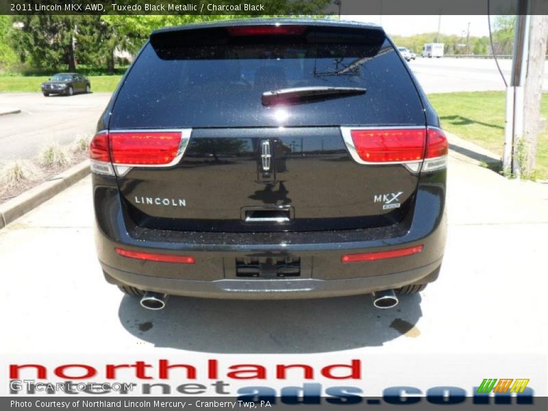 Tuxedo Black Metallic / Charcoal Black 2011 Lincoln MKX AWD