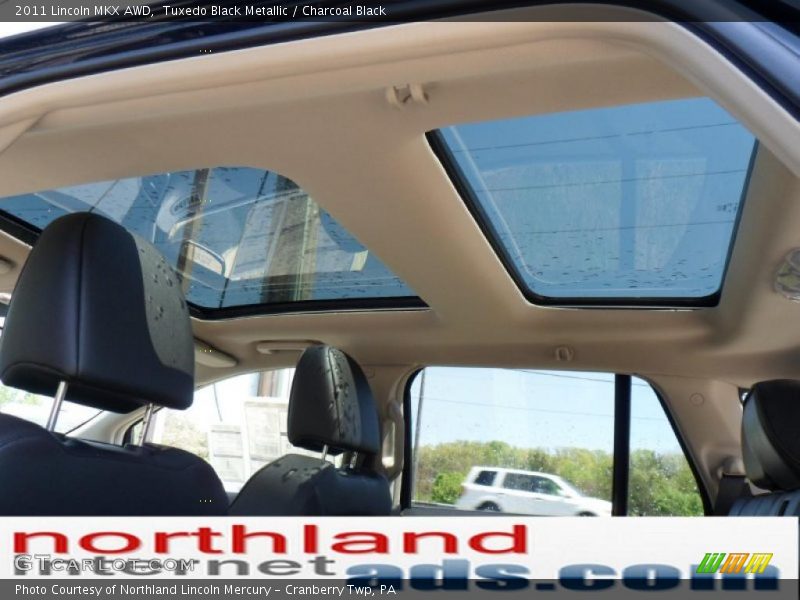 Tuxedo Black Metallic / Charcoal Black 2011 Lincoln MKX AWD