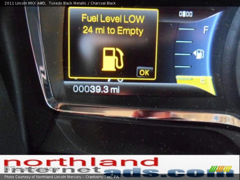 Tuxedo Black Metallic / Charcoal Black 2011 Lincoln MKX AWD