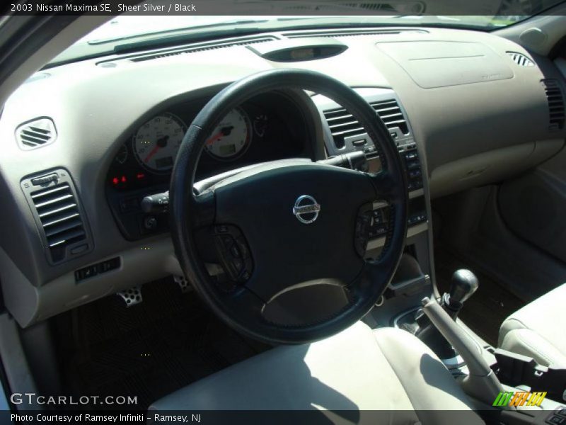 Sheer Silver / Black 2003 Nissan Maxima SE