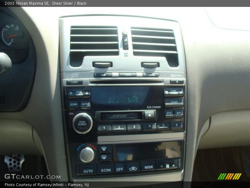 Sheer Silver / Black 2003 Nissan Maxima SE