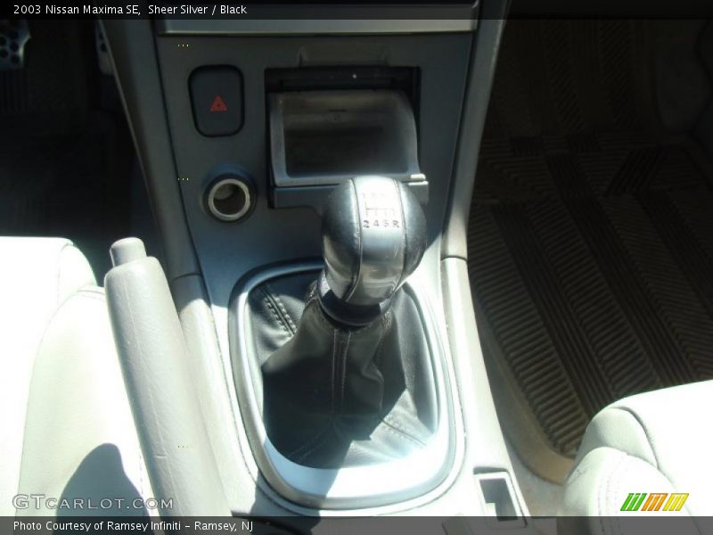 Sheer Silver / Black 2003 Nissan Maxima SE