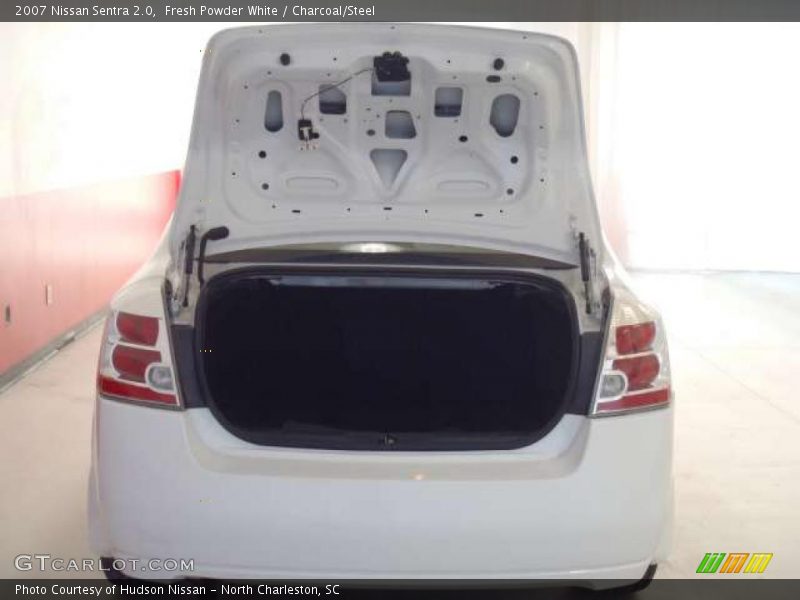 Fresh Powder White / Charcoal/Steel 2007 Nissan Sentra 2.0