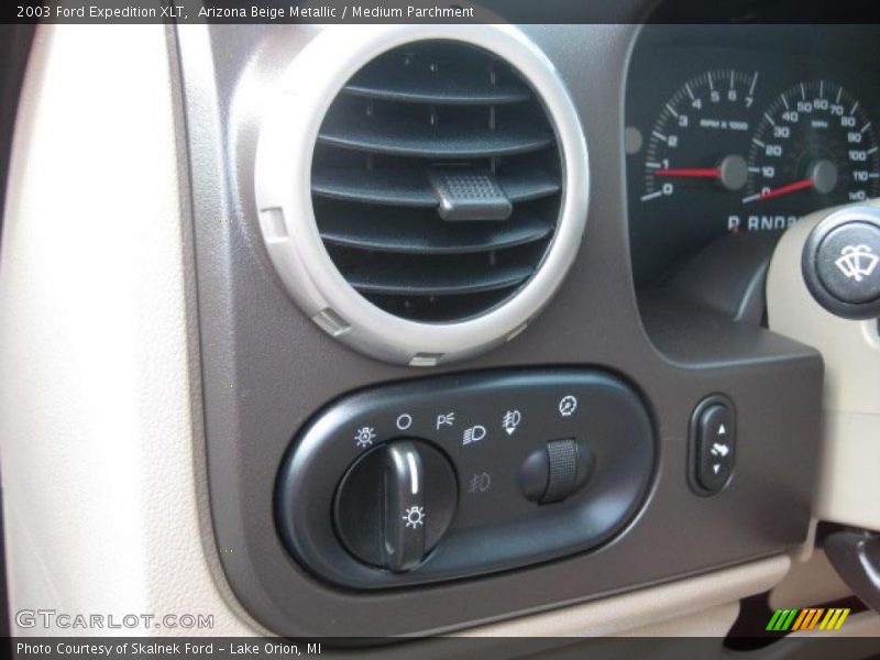 Arizona Beige Metallic / Medium Parchment 2003 Ford Expedition XLT