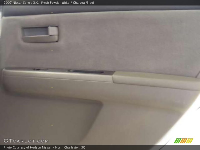 Fresh Powder White / Charcoal/Steel 2007 Nissan Sentra 2.0