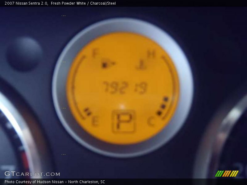 Fresh Powder White / Charcoal/Steel 2007 Nissan Sentra 2.0