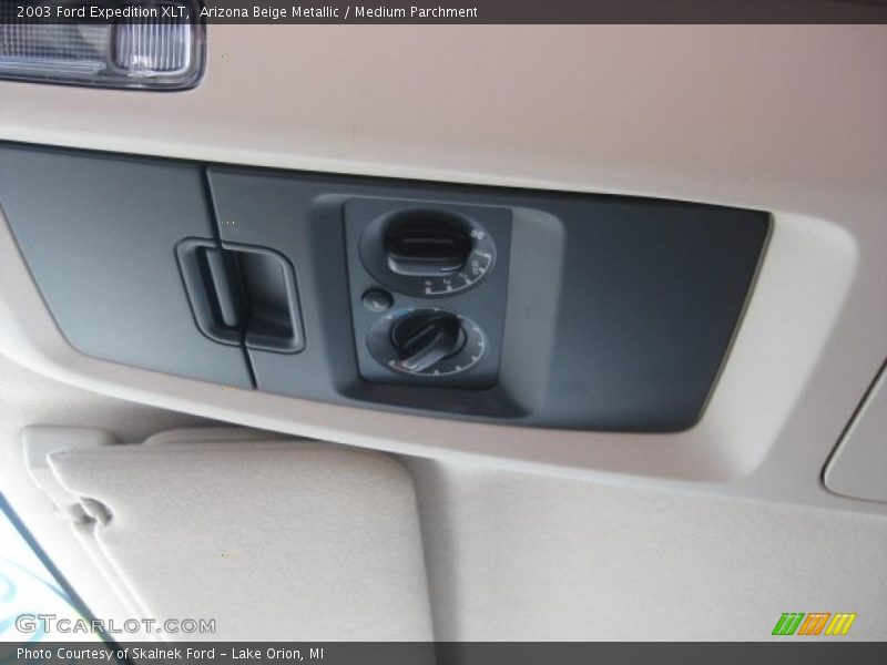 Arizona Beige Metallic / Medium Parchment 2003 Ford Expedition XLT