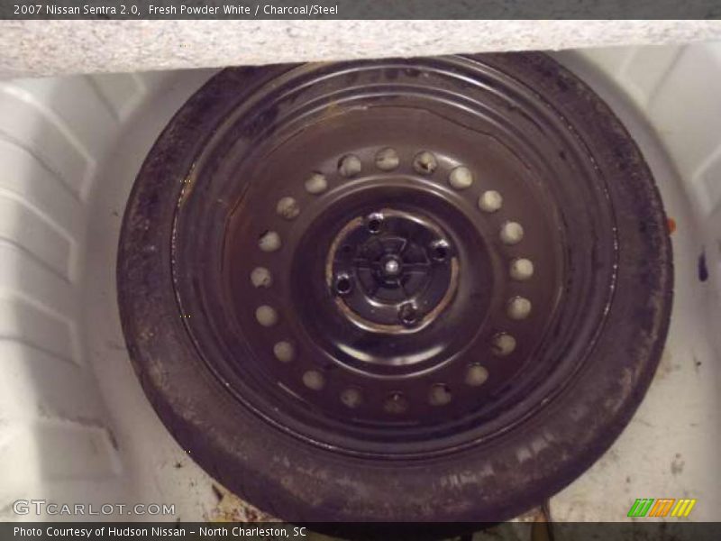 Fresh Powder White / Charcoal/Steel 2007 Nissan Sentra 2.0