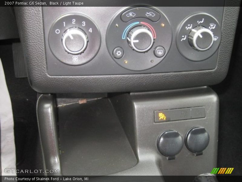 Black / Light Taupe 2007 Pontiac G6 Sedan