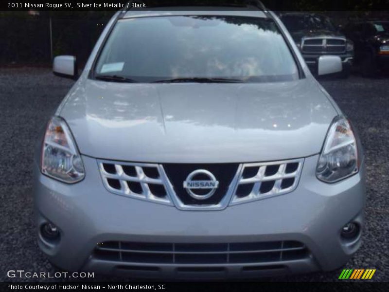 Silver Ice Metallic / Black 2011 Nissan Rogue SV