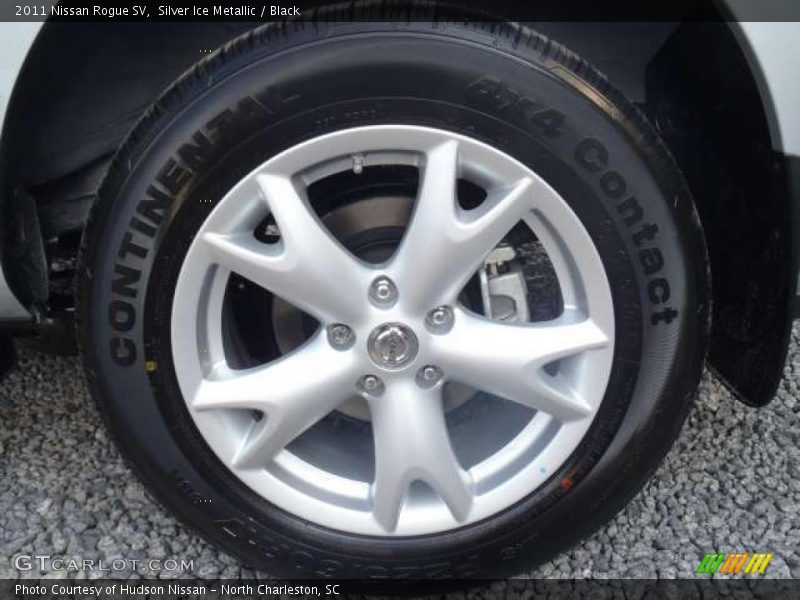 Silver Ice Metallic / Black 2011 Nissan Rogue SV