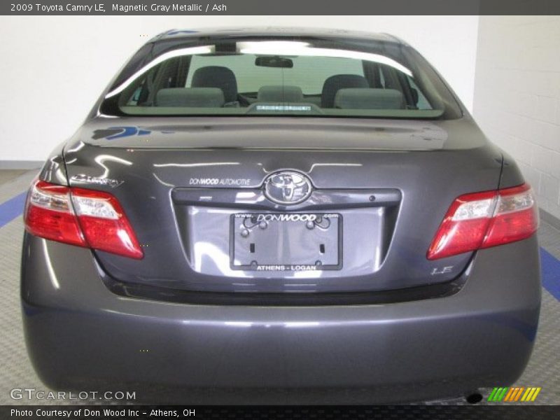 Magnetic Gray Metallic / Ash 2009 Toyota Camry LE