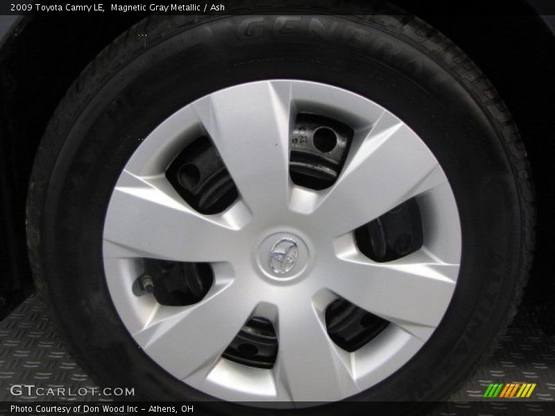 Magnetic Gray Metallic / Ash 2009 Toyota Camry LE
