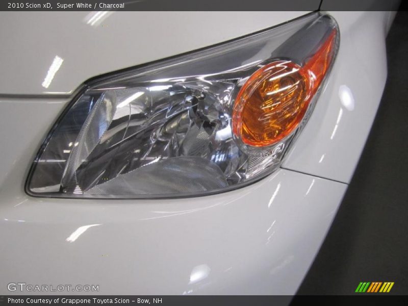 Super White / Charcoal 2010 Scion xD