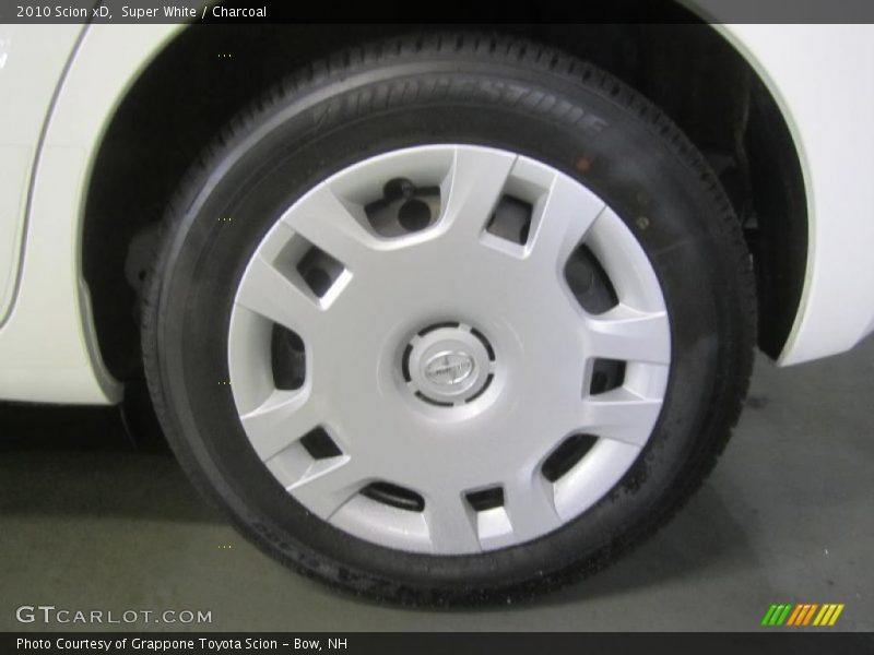 Super White / Charcoal 2010 Scion xD
