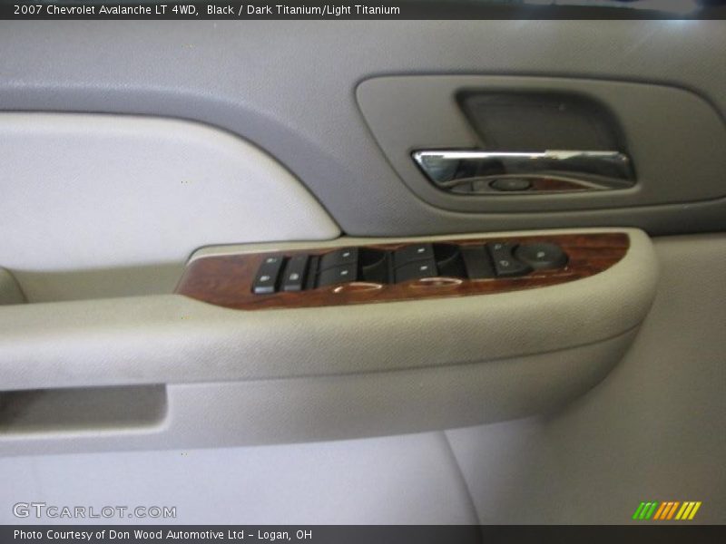 Black / Dark Titanium/Light Titanium 2007 Chevrolet Avalanche LT 4WD