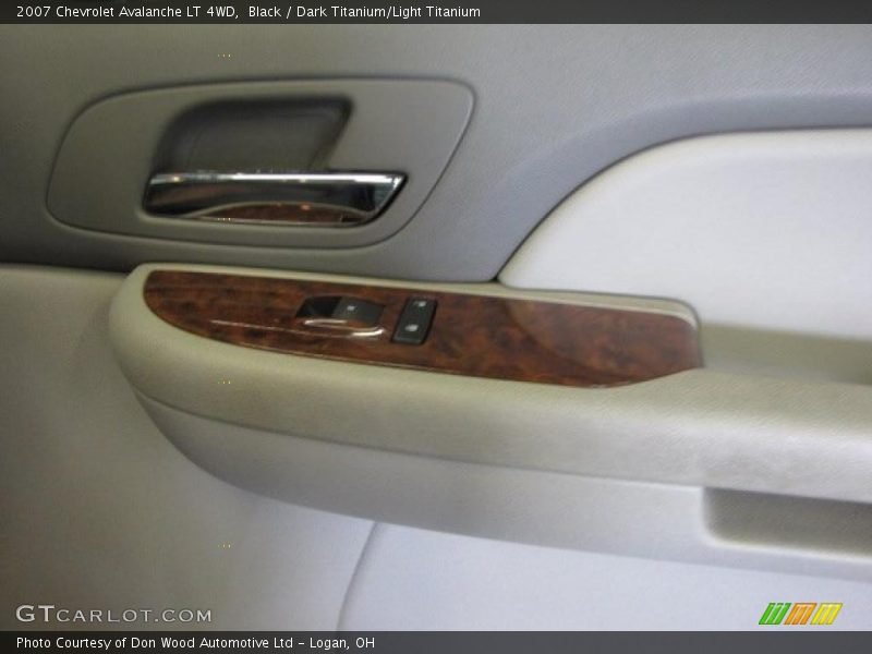 Black / Dark Titanium/Light Titanium 2007 Chevrolet Avalanche LT 4WD